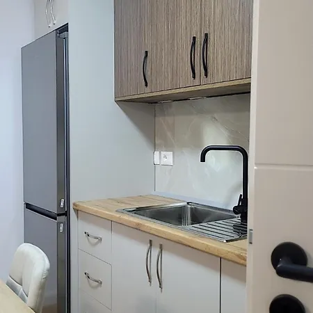 Cozy 2 Bedroom In Myslym Shyri