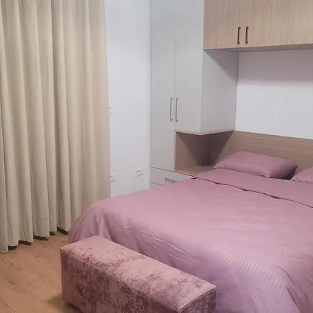 דירה Cozy 2 Bedroom In Myslym Shyri