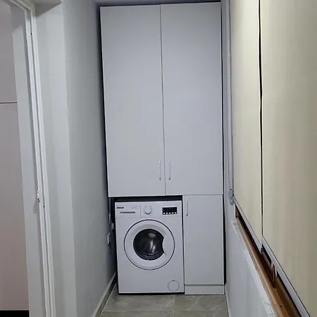 Cozy 2 Bedroom In Myslym Shyri דירה *