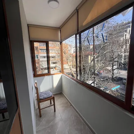 Cozy 2 Bedroom In Myslym Shyri * טיראנה