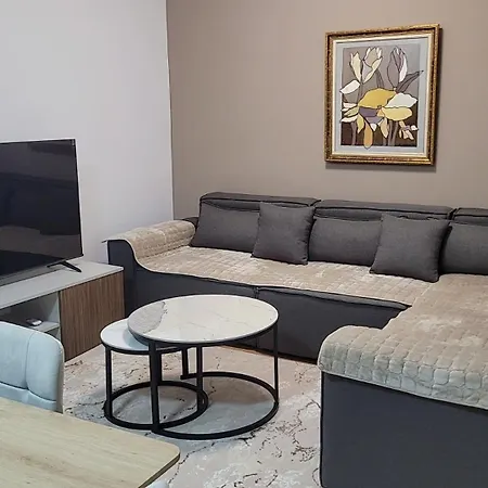Cozy 2 Bedroom In Myslym Shyri
