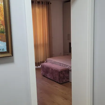 דירה Cozy 2 Bedroom In Myslym Shyri