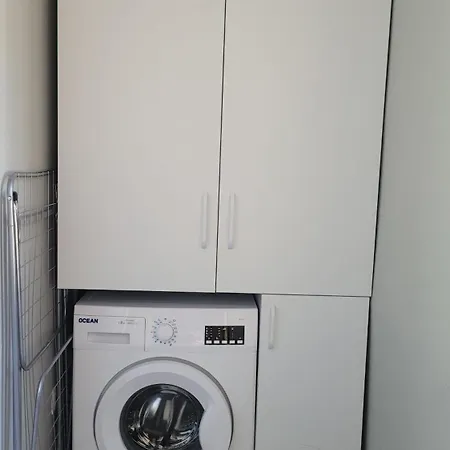Cozy 2 Bedroom In Myslym Shyri *