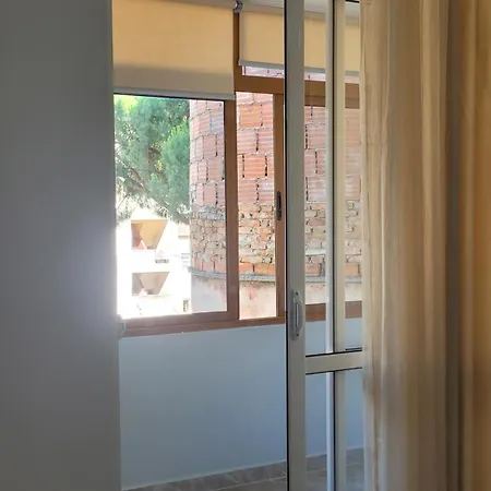 Cozy 2 Bedroom In Myslym Shyri דירה *