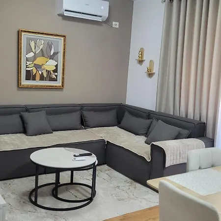 Cozy 2 Bedroom In Myslym Shyri *