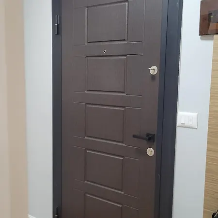 Cozy 2 Bedroom In Myslym Shyri * טיראנה
