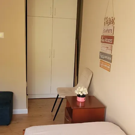 Cozy 2 Bedroom In Myslym Shyri *