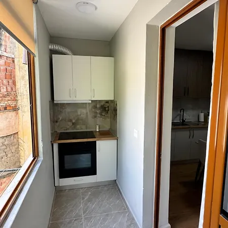 Cozy 2 Bedroom In Myslym Shyri