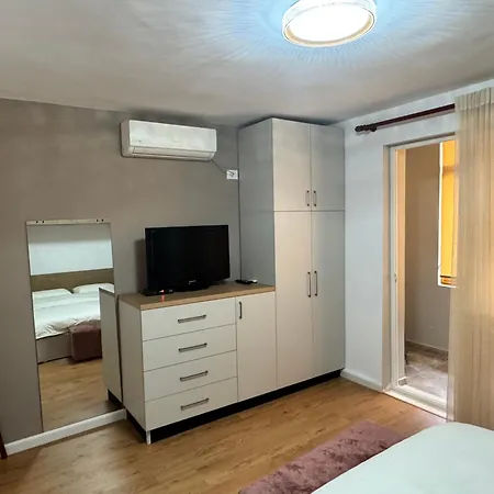 Cozy 2 Bedroom In Myslym Shyri