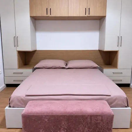 Cozy 2 Bedroom In Myslym Shyri * Tirana