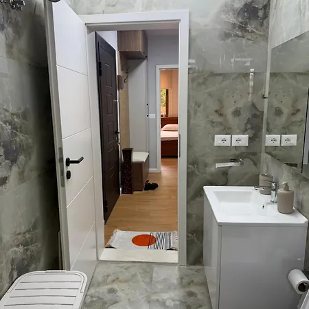 شقة Cozy 2 Bedroom In Myslym Shyri