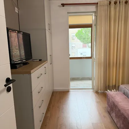Apartment Cozy 2 Bedroom In Myslym Shyri *