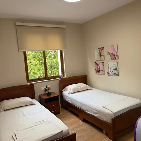 Apartment Cozy 2 Bedroom In Myslym Shyri Tirana