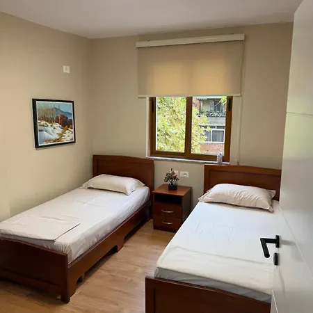 Apartment Cozy 2 Bedroom In Myslym Shyri