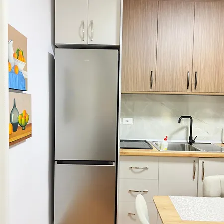 شقة Cozy 2 Bedroom In Myslym Shyri تيرانا