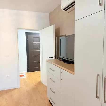 דירה Cozy 2 Bedroom In Myslym Shyri *
