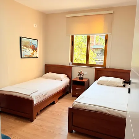 شقة Cozy 2 Bedroom In Myslym Shyri *