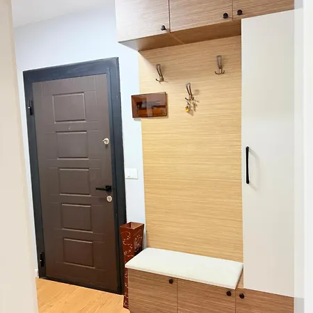Cozy 2 Bedroom In Myslym Shyri * تيرانا