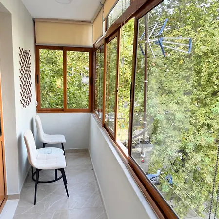 Apartamento Cozy 2 Bedroom In Myslym Shyri