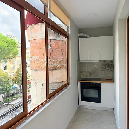 Cozy 2 Bedroom In Myslym Shyri Apartamento *